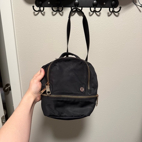 Lululemon City Adventurer Purse/Backpack *Micro 3L - Picture 4 of 9